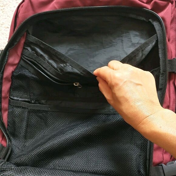 Cabin Max Metz ~30L Hand Luggage Backpack Red Burgundy 50x37x17 cm - Picture 9 of 11